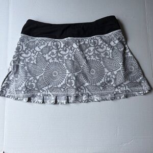Lululemon Pace Setter Skirt in the Beachy Floral White Fossil Black pattern